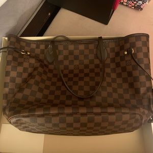 Louis Vuitton Neverfull MM